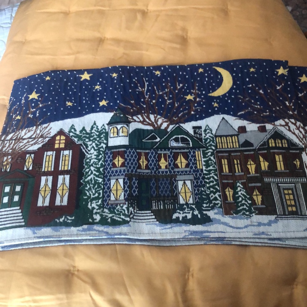 Gorgeous Christmas tapestry placements (4)